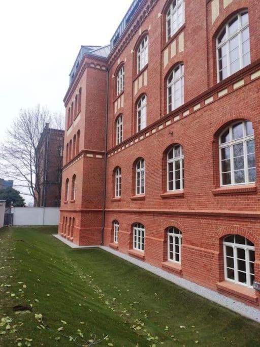 Waterlane Apartament Apartment *